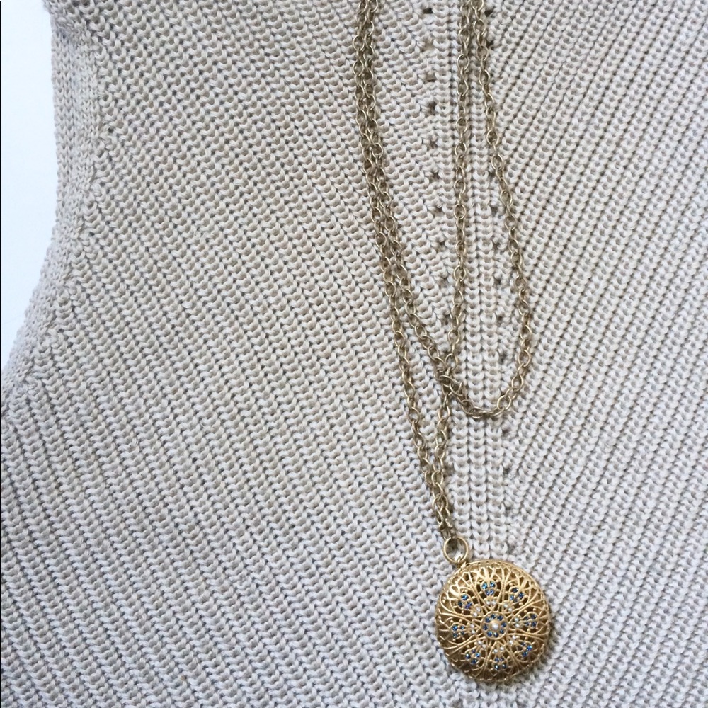 🎏SOLD🎏 Ornate Pendant